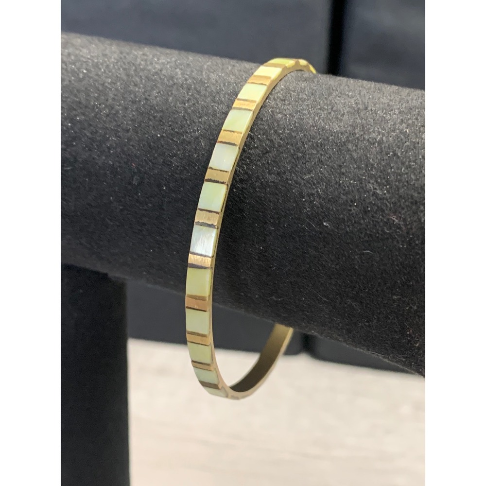 Vintage Gold Tone Mother of Pearl Inlay Bangle Bracelet 8.5 Inch 5075